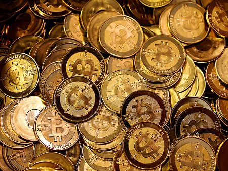 Breaking: Investors Panic As Bitcoin Value Slides To Below S10,000
